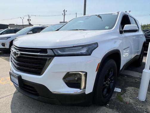 2022 Chevrolet Traverse LT Leather