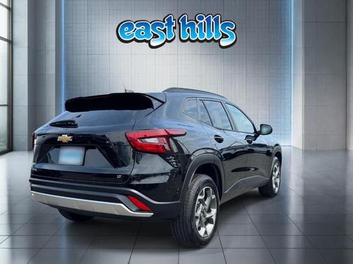 Mosaic Black Metallic 2024 Chevrolet Trax LT