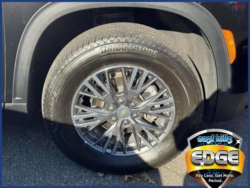Mosaic Black Metallic 2025 Chevrolet Traverse LT