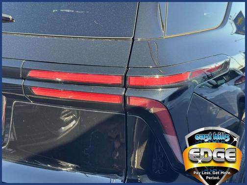 Mosaic Black Metallic 2025 Chevrolet Traverse LT