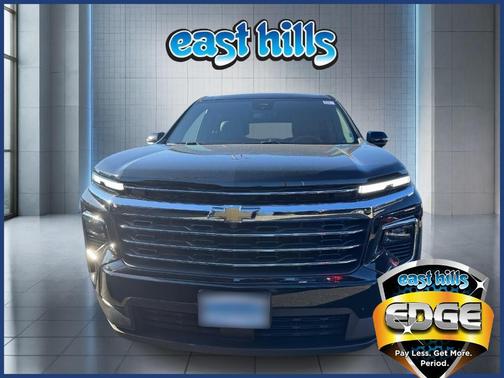 Mosaic Black Metallic 2025 Chevrolet Traverse LT