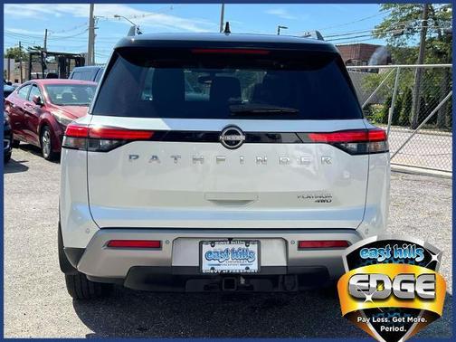 2022 Nissan Pathfinder Platinum