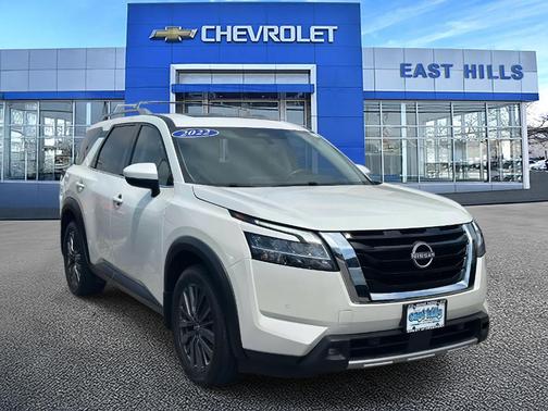 2022 Nissan Pathfinder SL