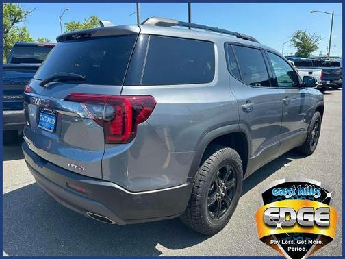 2022 GMC Acadia AT4