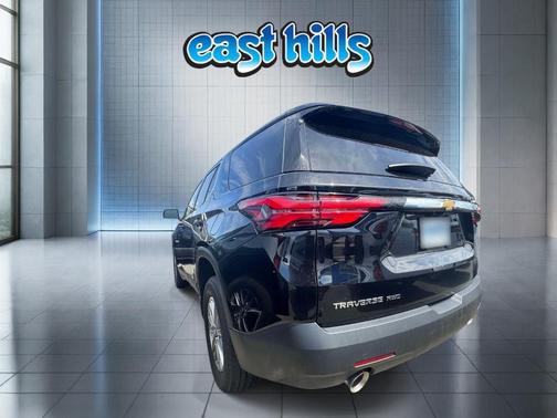 Mosaic Black Metallic 2023 Chevrolet Traverse LT Cloth