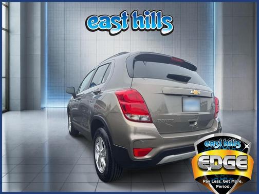 Stone Gray Metallic 2022 Chevrolet Trax LT
