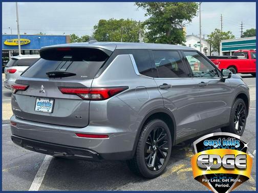 2023 Mitsubishi Outlander SE Black Edition