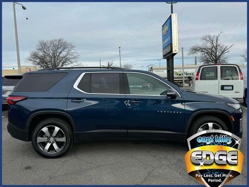 2022 Chevrolet Traverse LT Leather