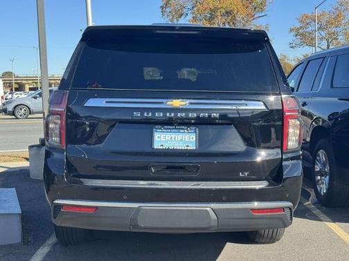 2023 Chevrolet Suburban LT