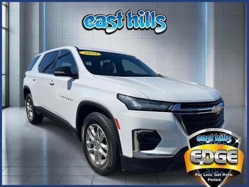 Summit White 2022 Chevrolet Traverse LS