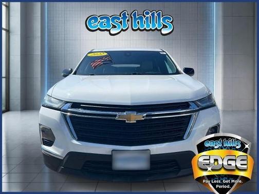 Summit White 2022 Chevrolet Traverse LS