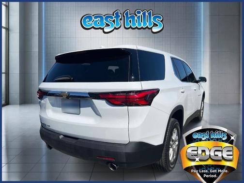 Summit White 2022 Chevrolet Traverse LS