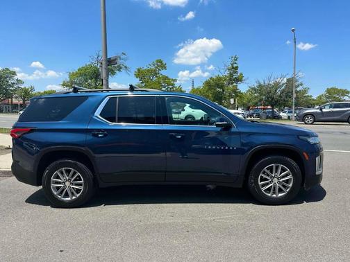 2022 Chevrolet Traverse LT Cloth