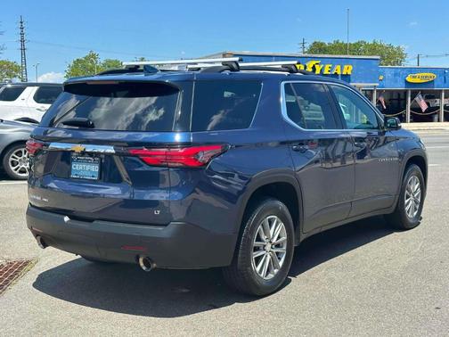 2022 Chevrolet Traverse LT Cloth