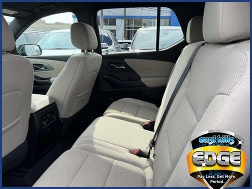 2022 Chevrolet Traverse LS