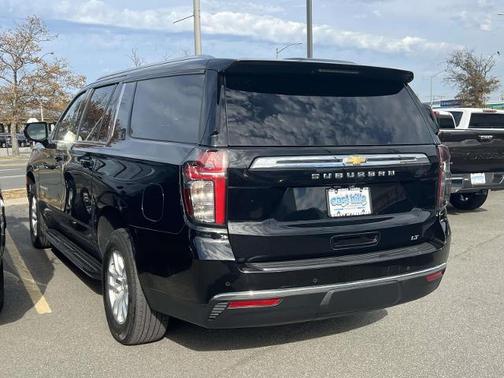 2024 Chevrolet Suburban LT