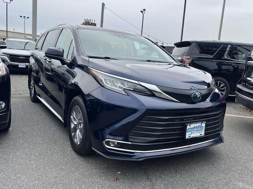 2022 Toyota Sienna XLE