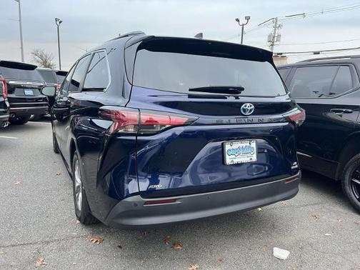 2022 Toyota Sienna XLE