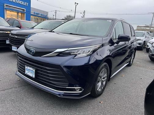 2022 Toyota Sienna XLE