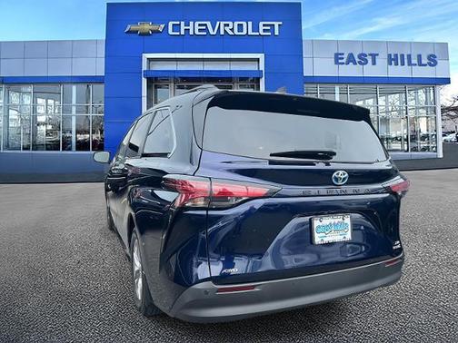 2022 Toyota Sienna XLE