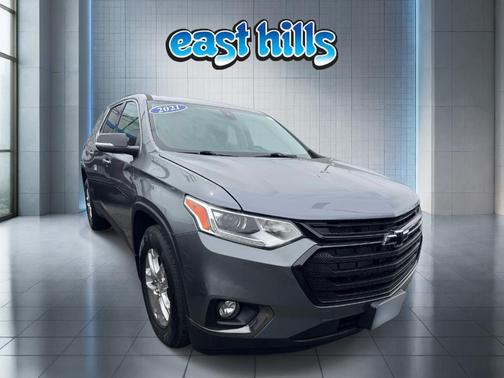 Graphite Metallic 2021 Chevrolet Traverse LT Cloth