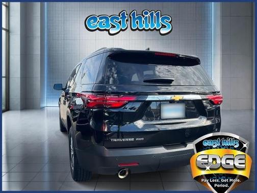 Mosaic Black Metallic 2023 Chevrolet Traverse LT Cloth