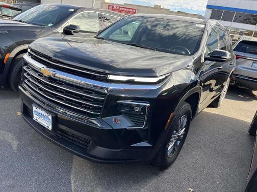 2025 Chevrolet Traverse LT