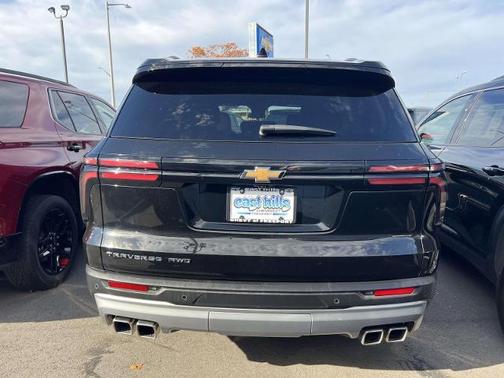 2025 Chevrolet Traverse LT
