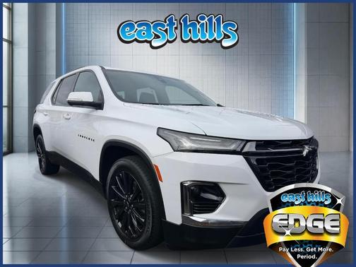 Summit White 2023 Chevrolet Traverse RS