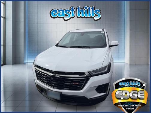 Summit White 2023 Chevrolet Traverse RS