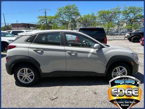 2022 Hyundai KONA SE