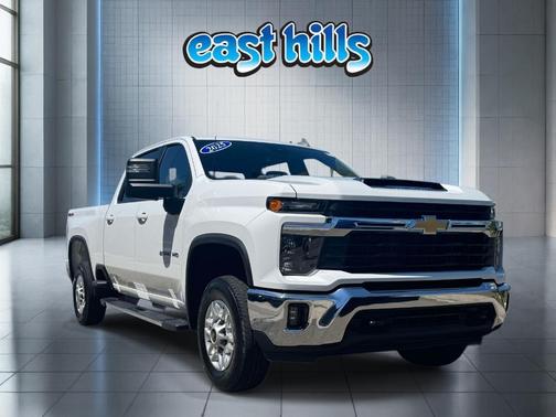 Summit White 2025 Chevrolet Silverado 2500 LT