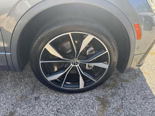 2022 Volkswagen Tiguan 2.0T SEL R-Line