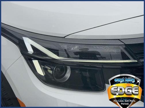 Snow White Pearl 2024 Kia Seltos X-Line