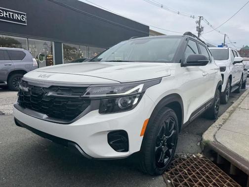 Snow White Pearl 2024 Kia Seltos X-Line