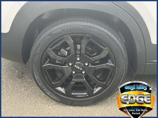 Snow White Pearl 2024 Kia Seltos X-Line