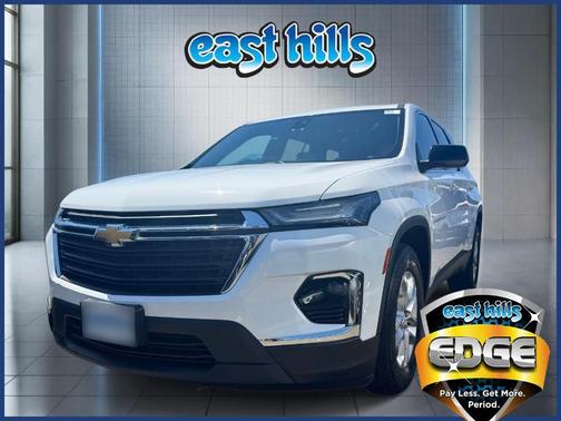 Summit White 2023 Chevrolet Traverse LS
