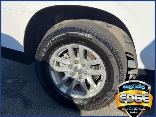 Summit White 2024 Chevrolet Suburban LT