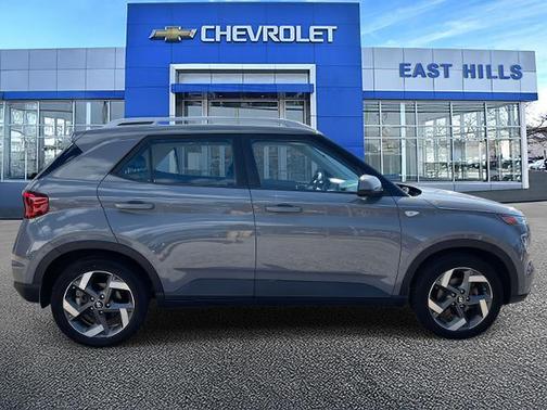 2022 Hyundai VENUE SEL