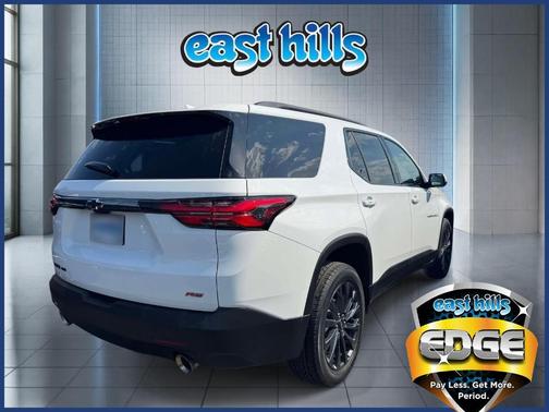 Summit White 2023 Chevrolet Traverse RS