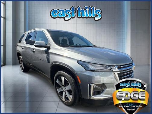 Sterling Gray Metallic 2023 Chevrolet Traverse LT Leather