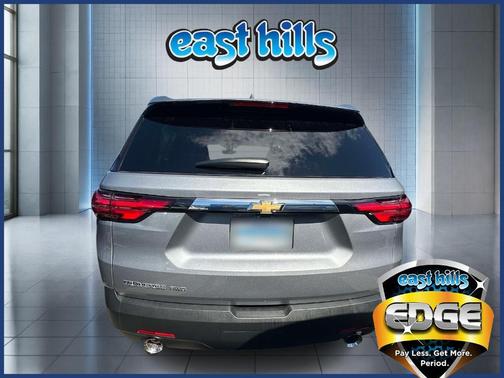Sterling Gray Metallic 2023 Chevrolet Traverse LT Leather