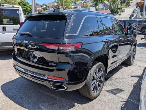 Diamond Black 2022 Jeep Grand Cherokee 4xe Overland