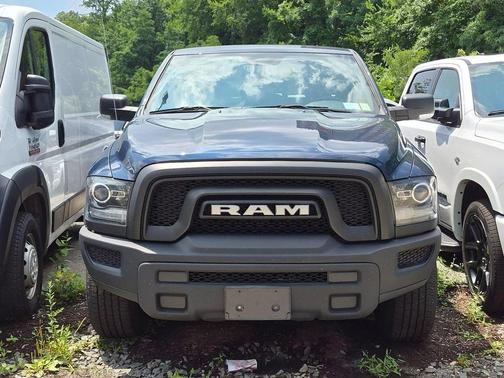 Patriot Blue Pearlcoat 2022 RAM 1500 Classic SLT