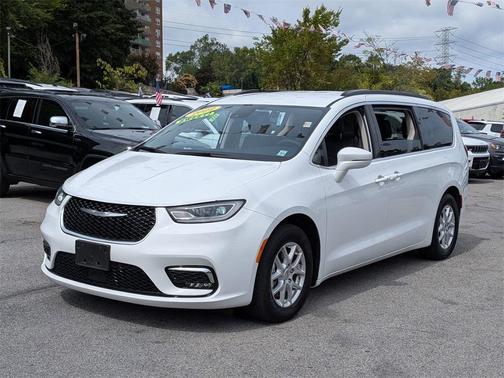 2022 Chrysler Pacifica Touring-L