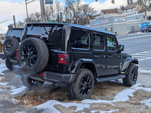 2022 Jeep Wrangler Unlimited 4xe Sahara