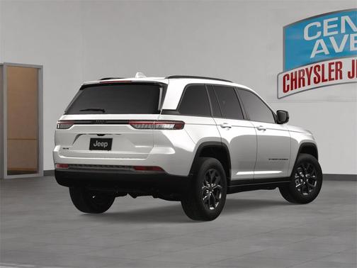 2025 Jeep Grand Cherokee Laredo