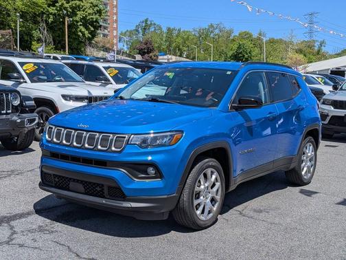 Laser Blue 2022 Jeep Compass Latitude Lux