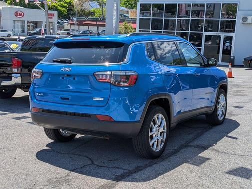 Laser Blue 2022 Jeep Compass Latitude Lux