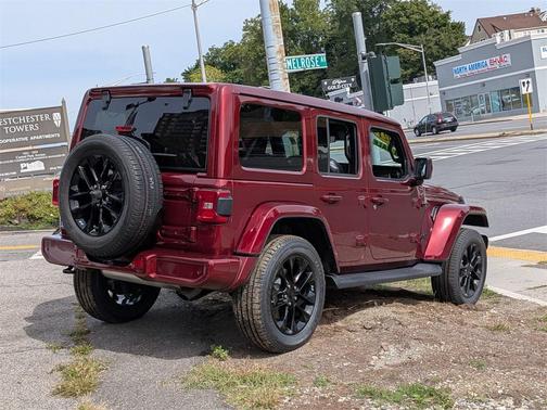 2021 Jeep Wrangler Unlimited Sahara Altitude